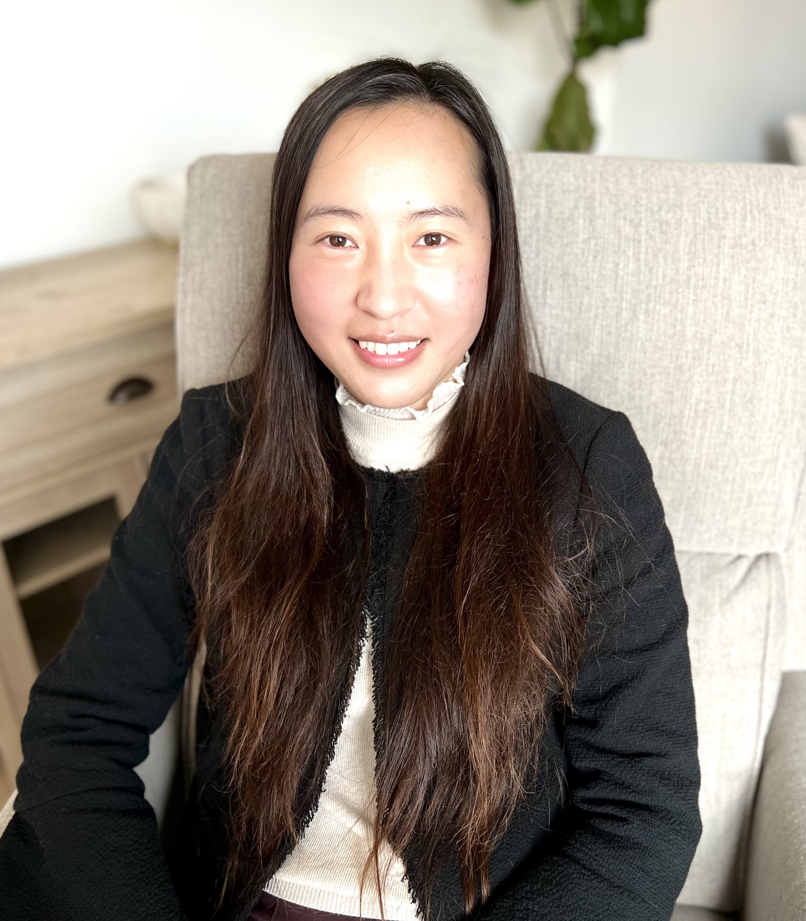 Photo of Yolia Zhong, Associate Marriage and Family Therapist. Yolia is a therapist
        in San Luis Obispo providing therapy services with DeRose Therapy Group